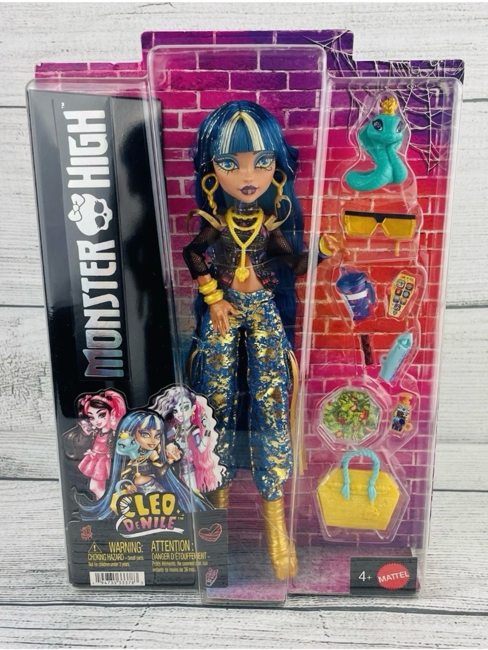 Monster High Cleo De Nile Regally Radiant Mummy Fashion Doll and Hissette NEW